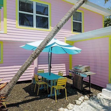 Charming Suite With Balcony And Bikes At Historic Sandpiper Inn Sanibel Extérieur photo