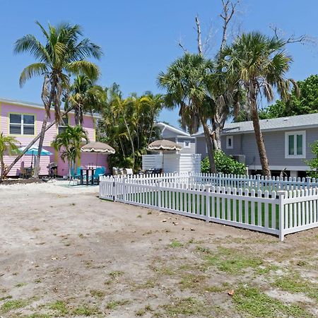 Charming Suite With Balcony And Bikes At Historic Sandpiper Inn Sanibel Extérieur photo