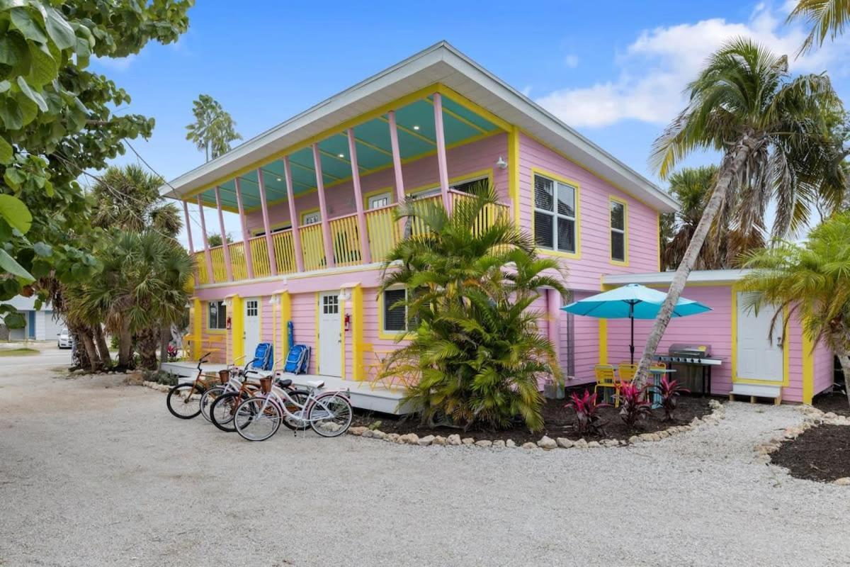 Charming Suite With Balcony And Bikes At Historic Sandpiper Inn Sanibel Extérieur photo