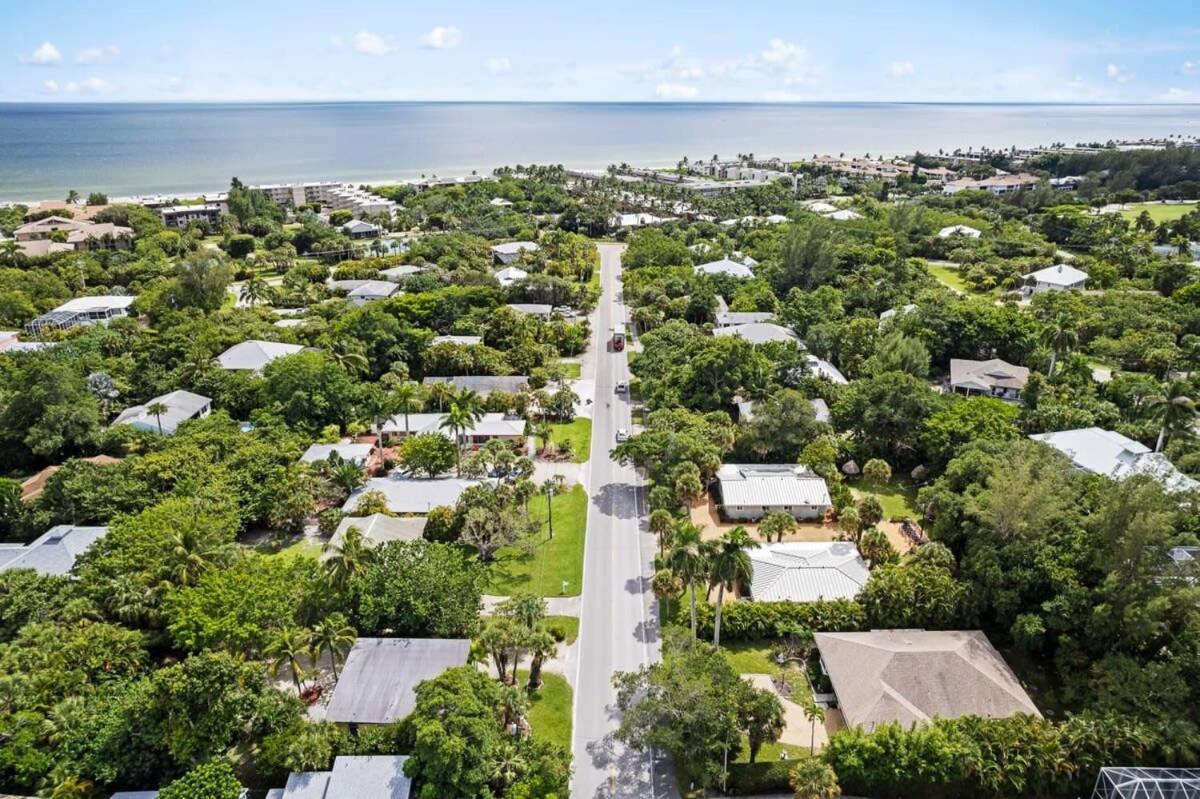 Charming Suite With Balcony And Bikes At Historic Sandpiper Inn Sanibel Extérieur photo