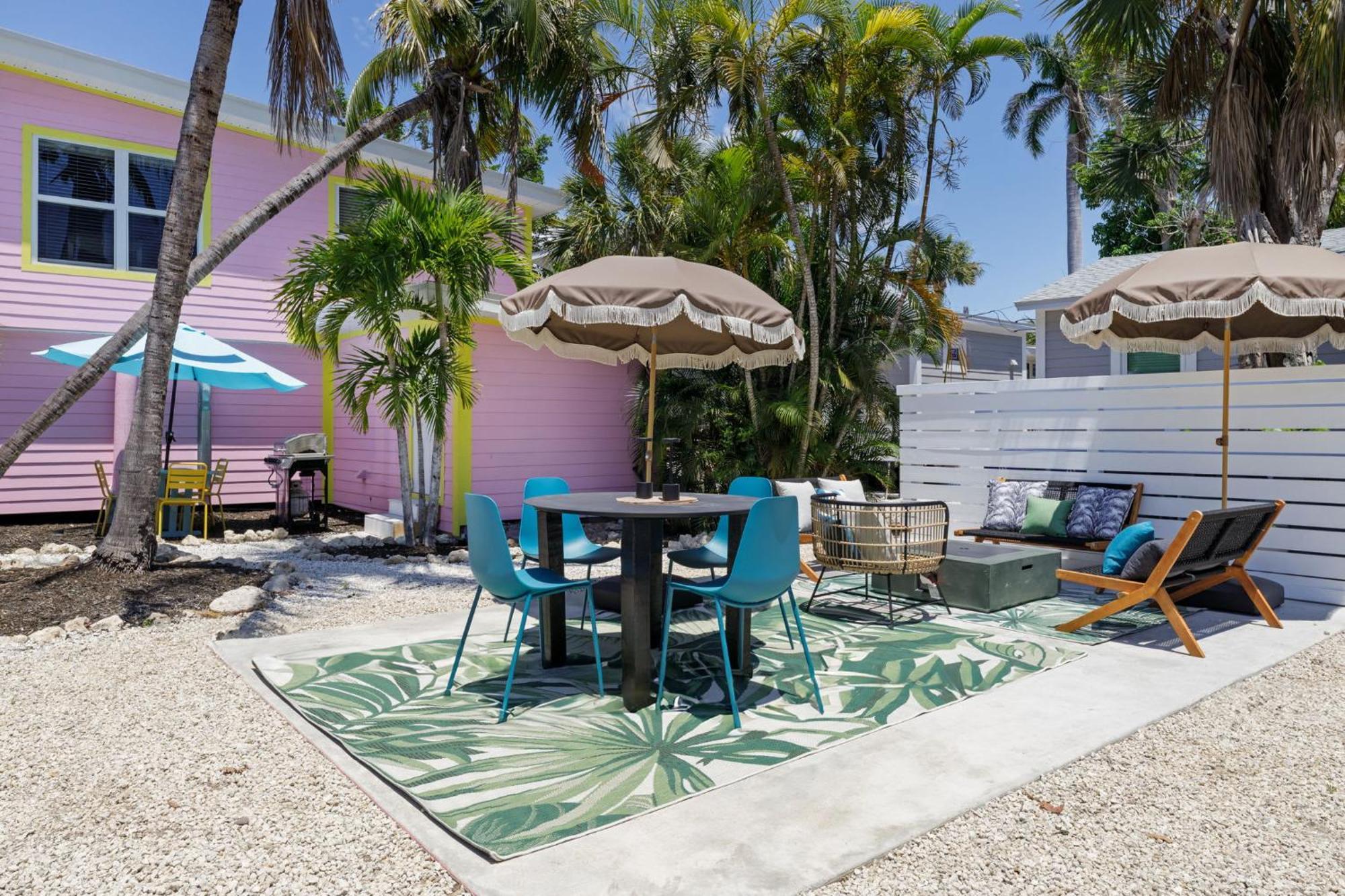 Charming Suite With Balcony And Bikes At Historic Sandpiper Inn Sanibel Extérieur photo